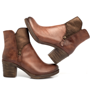 Botines marrones rústicos con tacón, fabricados en Elche.