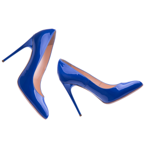 Zapatos de tacón alto en charol azul fabricados en Elche.
